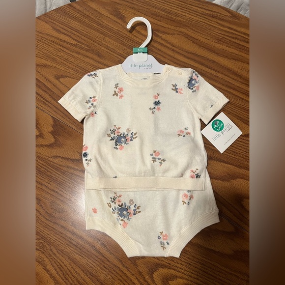 Carter's Other - NWT Carters 6 Month Outfit